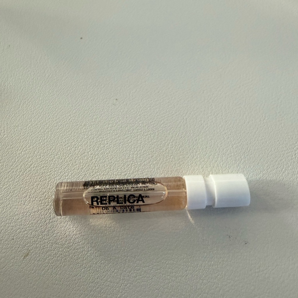 Assorted Perfume Sample Vials - Picture 9 of 16